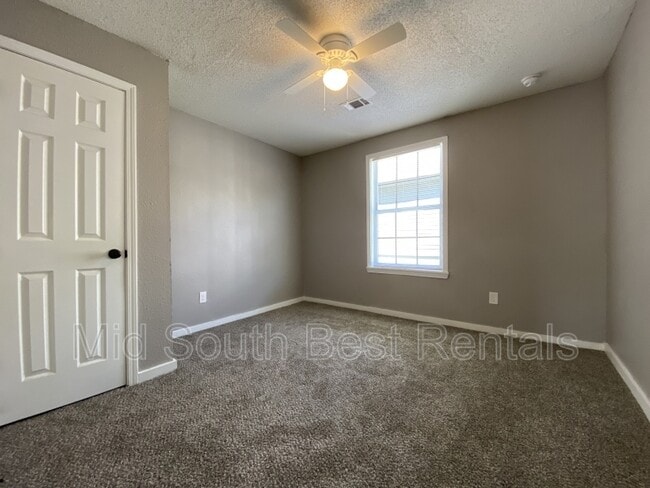 Building Photo - 1575 Rayburn St