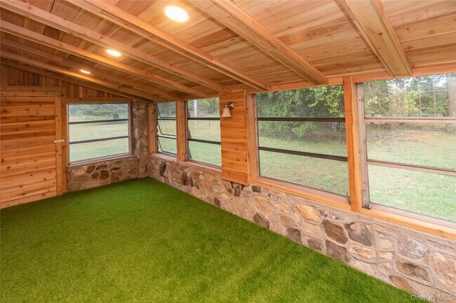 Building Photo - 79 Mountainside Rd