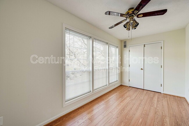 Building Photo - 9941 Oakton Terrace Rd