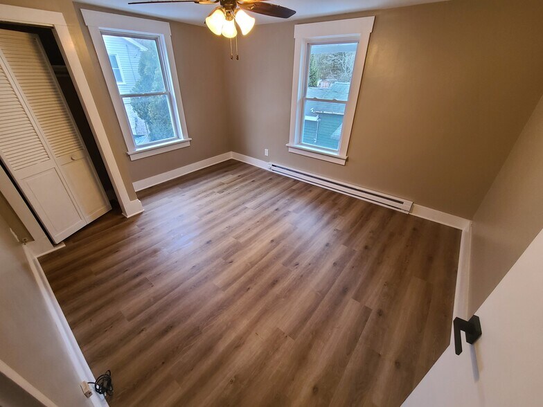 Building Photo - 130 Woodlawn Ave