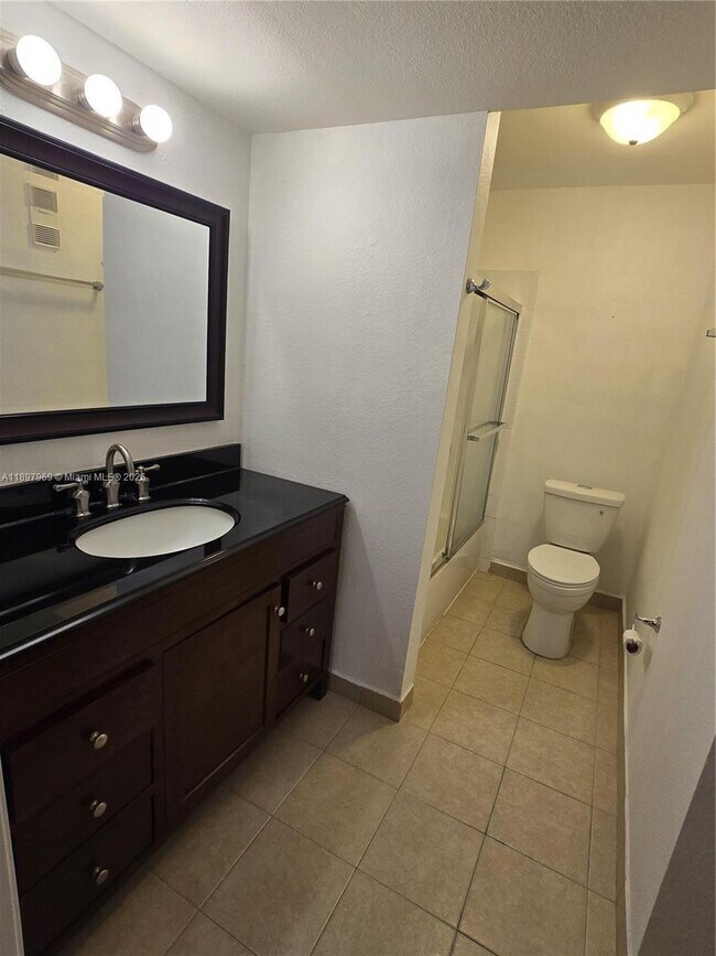 Building Photo - 4040 NW 87th Ave