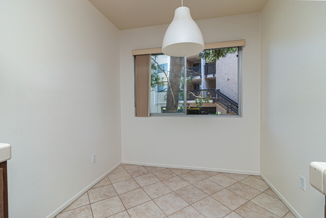 Building Photo - 3108 Raintree Cir