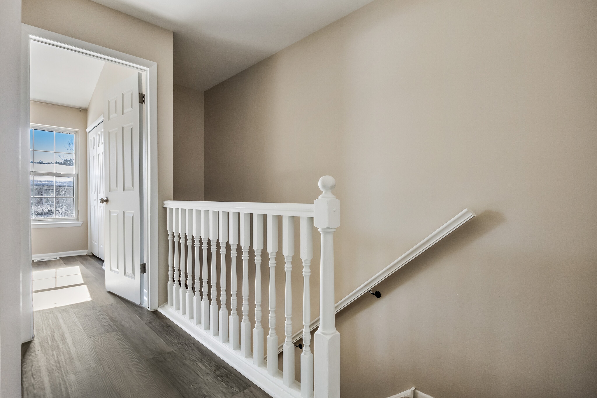 Building Photo - 49 Grant Ln