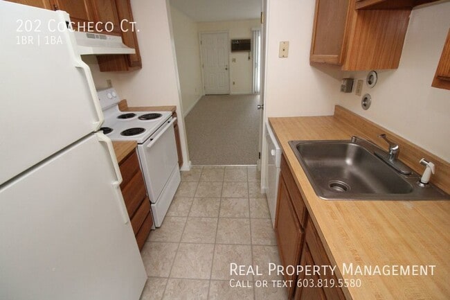 Building Photo - 202 Cocheco Ct