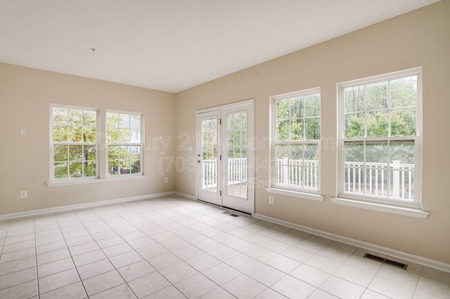 Building Photo - 23515 Forest Haven Way