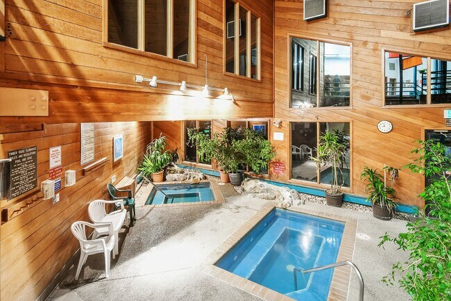 Building Photo - Wilderness One Bedroom Available 7/7!  Close to hiking trails and great amenities.  Amazing SUN!