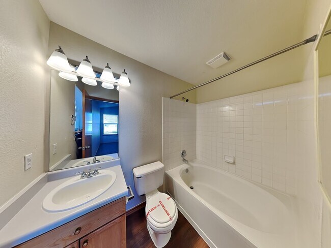 Building Photo - 5319 Rockhampton Cir