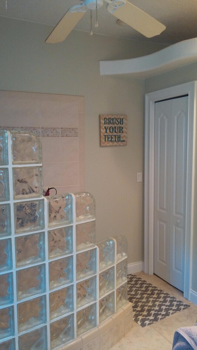 Building Photo - 411 Jackson Ave