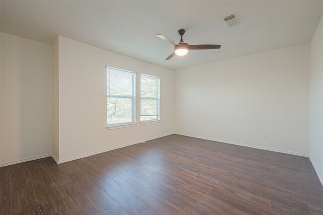 Building Photo - 19839 Rustic Lake Ln