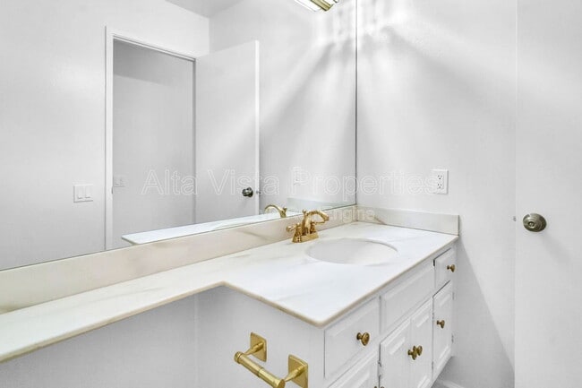 Building Photo - 2229 Camino Preciosa Sur