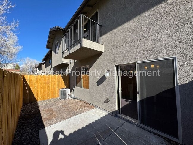 Building Photo - 1230 Saltern Dr