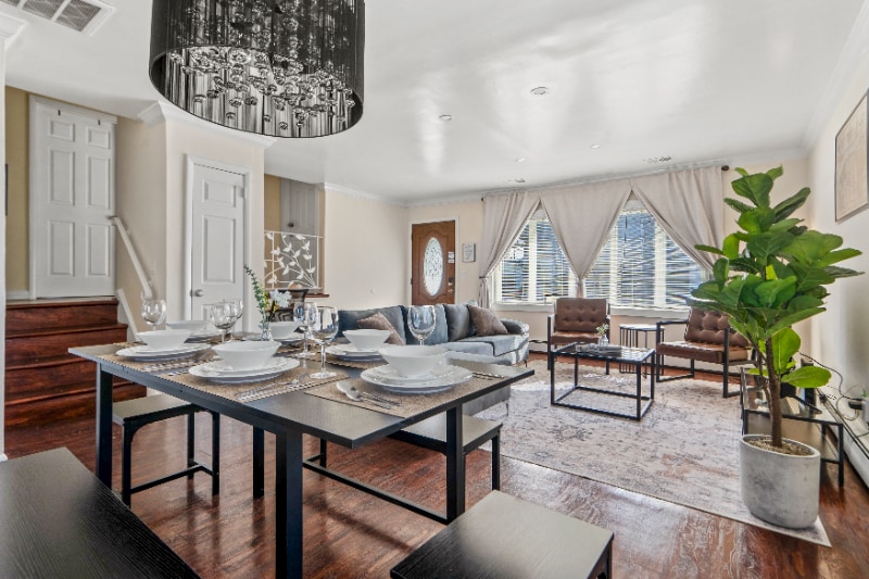 Building Photo - 9103 Columbia Ave