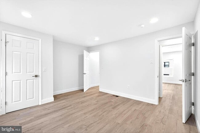Building Photo - 153 Hermitage St