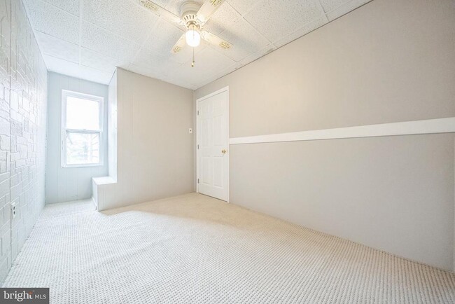 Building Photo - 134 W Spruce St