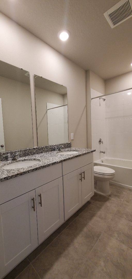 Building Photo - Like NEW!!! 4-Bedroom, 2.-Bathroom in Luce...