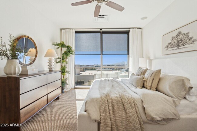 Building Photo - 15215 N Kierland Blvd