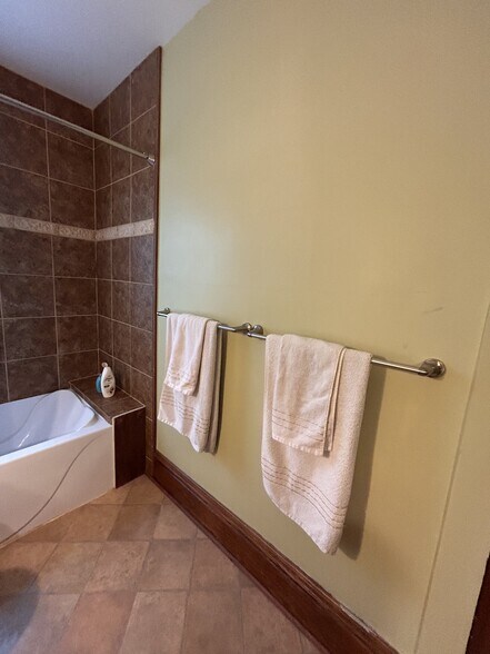 Bathroom - 1825 Taylor St NE