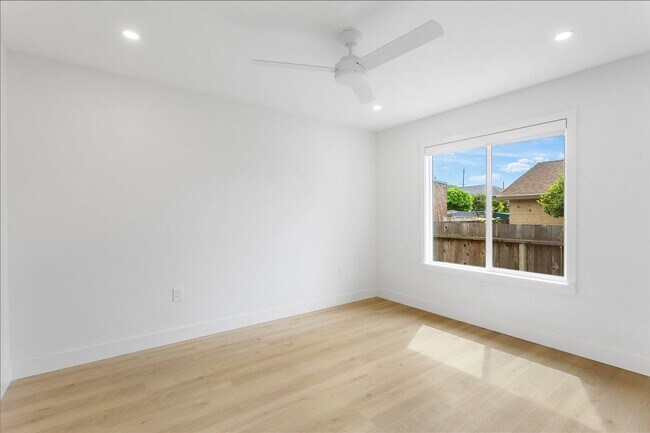 Building Photo - 1832 9th St