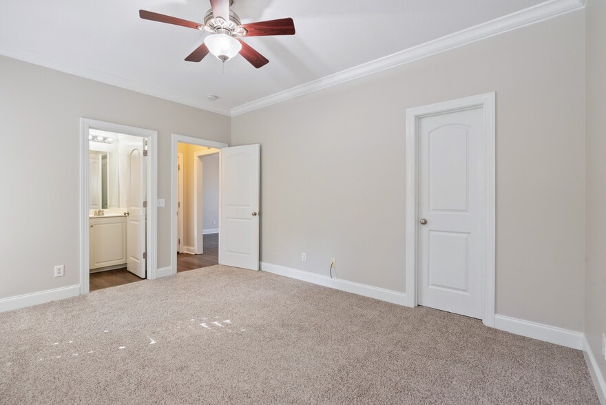 Building Photo - 728 Southpointe Commons Loop