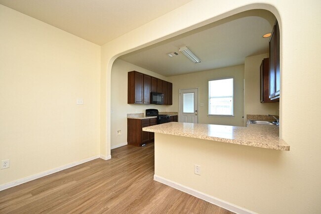 Building Photo - 10331 Admirable Path