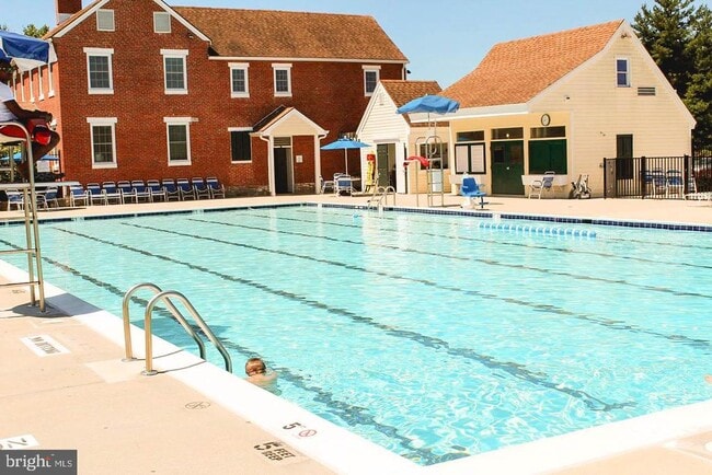 Building Photo - 5211 Duke Ct