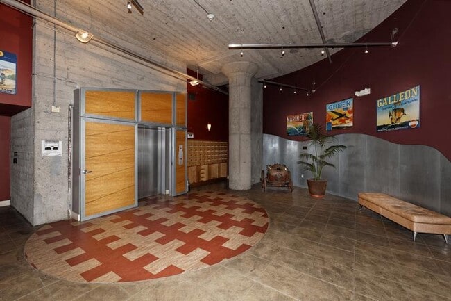 Building Photo - 201 4th St