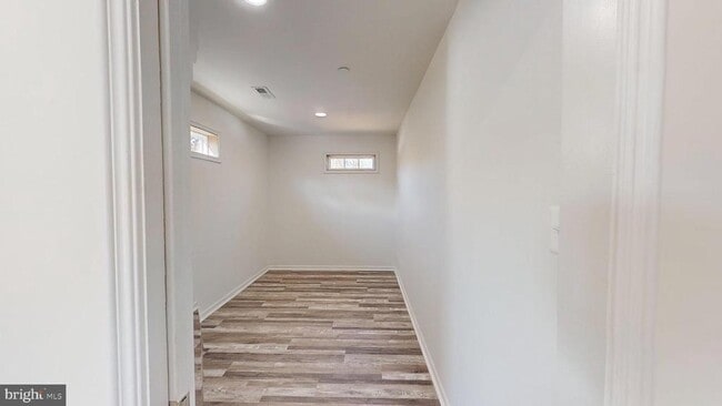 Building Photo - 40750 King Dr