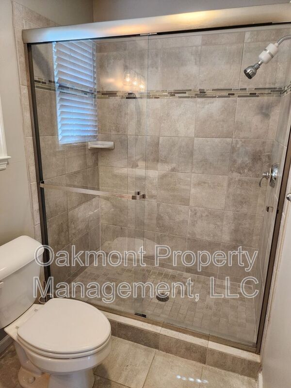 Building Photo - 105 Peachtree Street