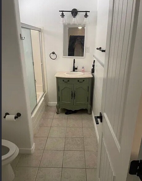 Building Photo - 880 Coral Reef Dr