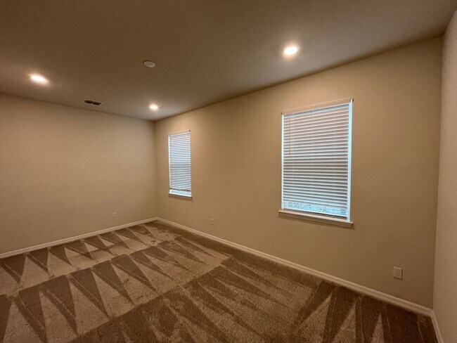 Building Photo - 5625 Cedar Chase Dr