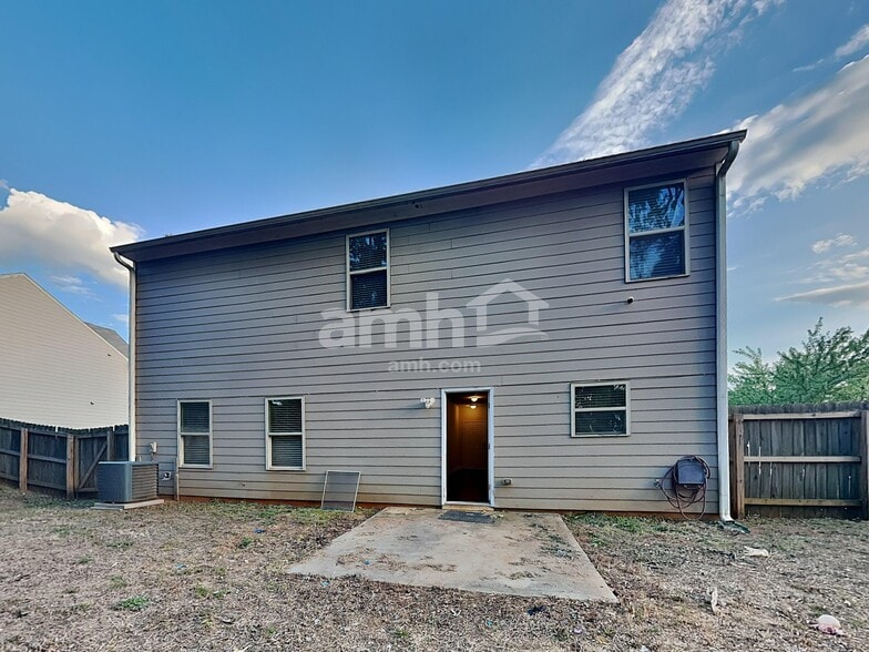 Building Photo - 4055 Clay Ct SE