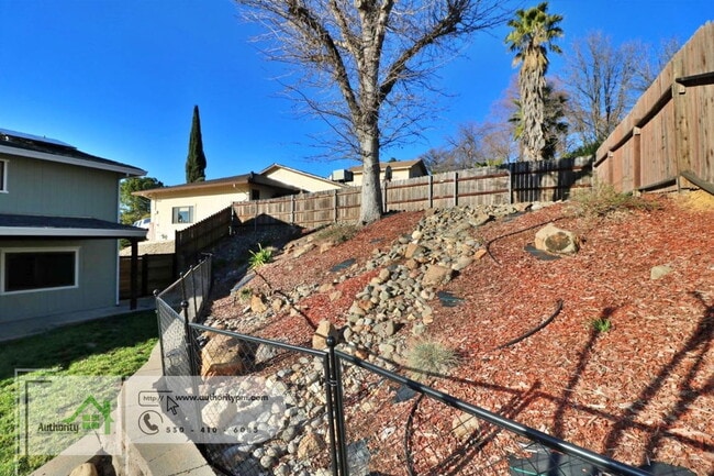 Building Photo - 251 Kamp Way