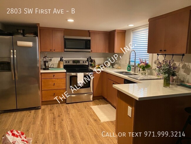 Building Photo - Charming 1 Bed in SW Portland!