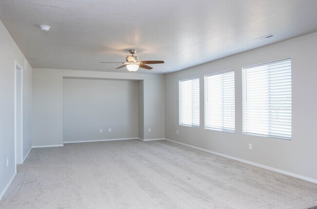 Building Photo - 1036 Magic Mill Ave