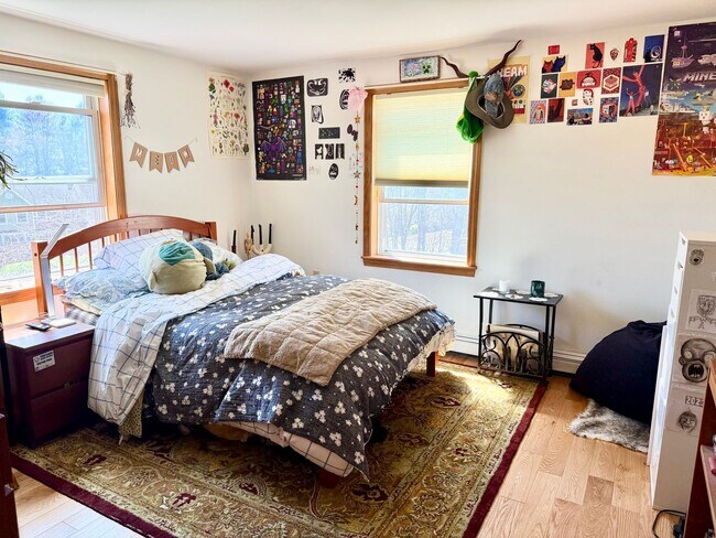 Building Photo - Meticulously Maintained 3BD/2.5BA Home in Quiet Westbrook Neighborhood!