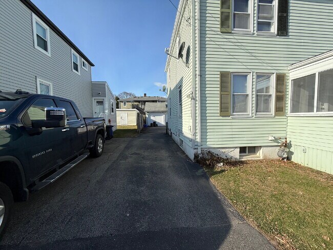 Building Photo - Newly Renovated 3 BED 1.5 BATH in prime area of Quincy