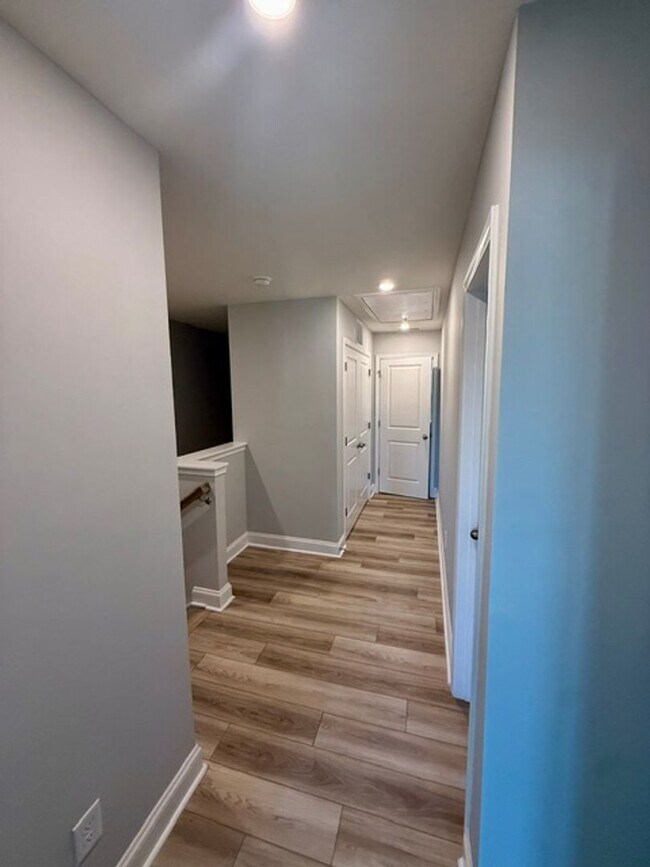 Building Photo - 1526 Cedar Tree Dr