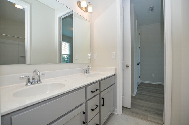 Building Photo - New Price | Brand-New 5 Bedroom Tega Cay Home with Flexible Lease Options