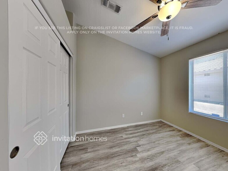 Building Photo - 11003 E Delta Ave