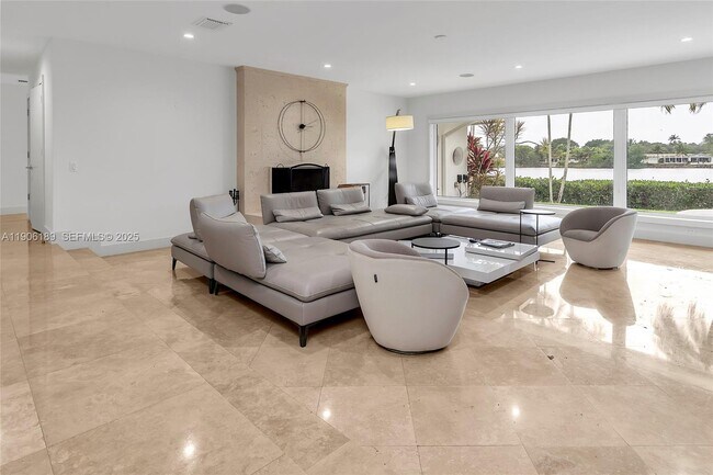 Building Photo - 415 Rovino Ave