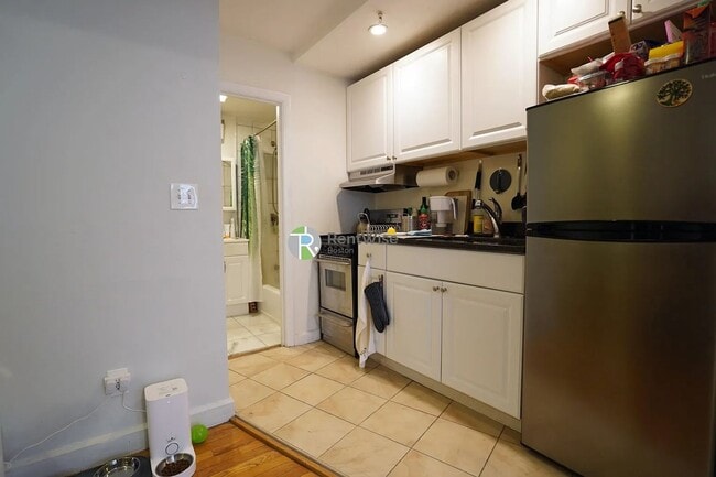 Building Photo - 531 Beacon St