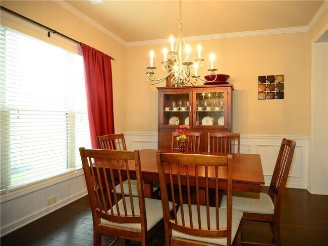 Building Photo - 5940 Weddington Dr