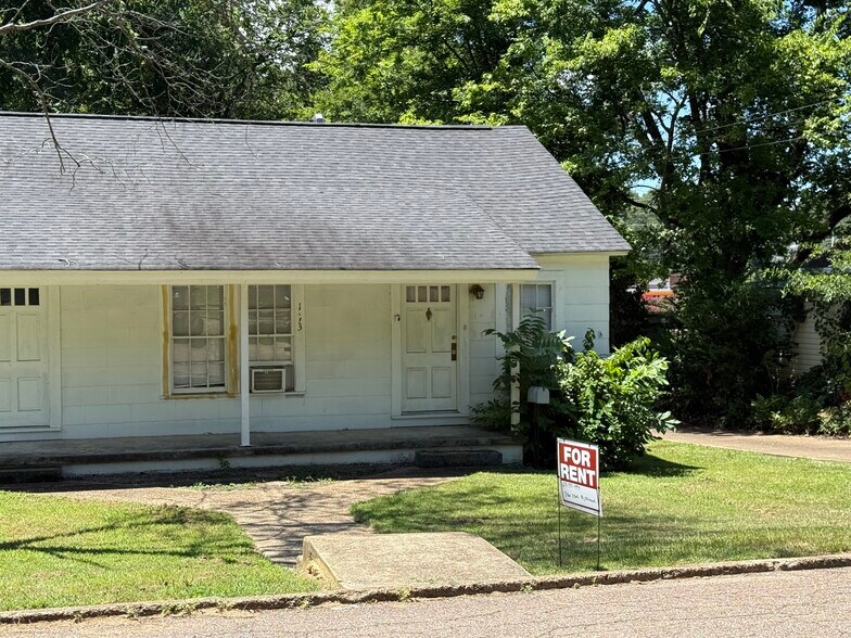 Primary Photo - 113 Caldwell St