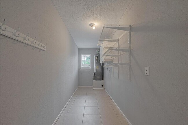 Building Photo - 3610 Bee Bayou Ln