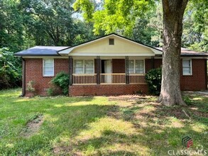 Building Photo - 2252 S Milledge Ave