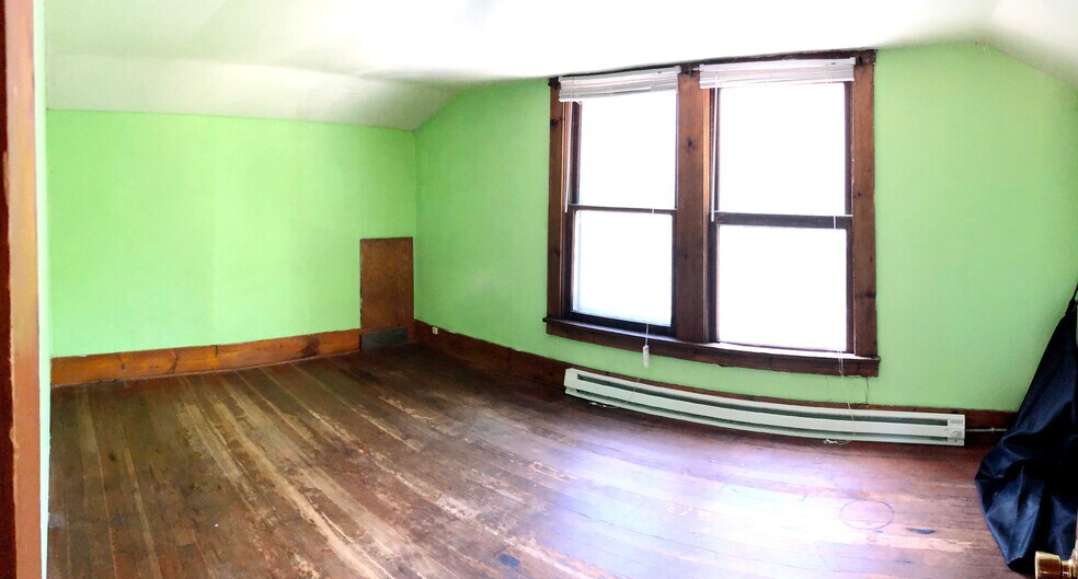 Building Photo - 435 NE Morton St