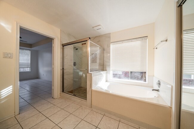 Building Photo - 3627 Heritage Colony Dr