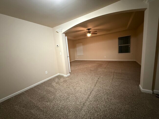 Building Photo - 2056 Tweed Dr