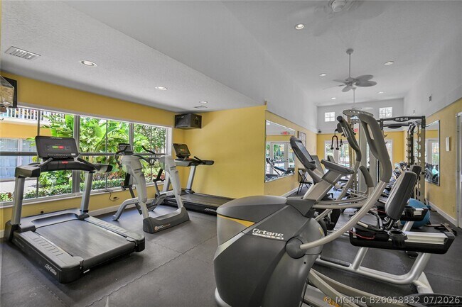 Building Photo - 1515 E Broward Blvd