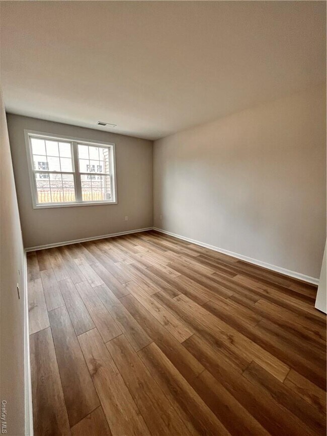 Building Photo - 121 Tower Ridge Cir